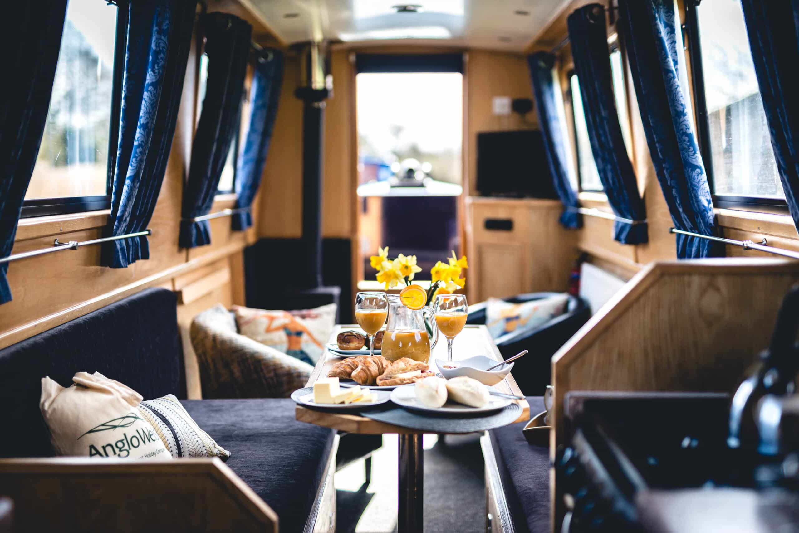 Luxury narrowboat hire Constellation Class